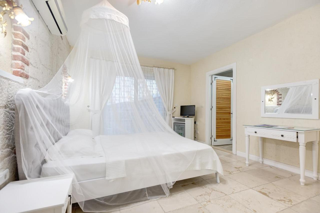 Alaroof Hotel Alacati Exterior photo
